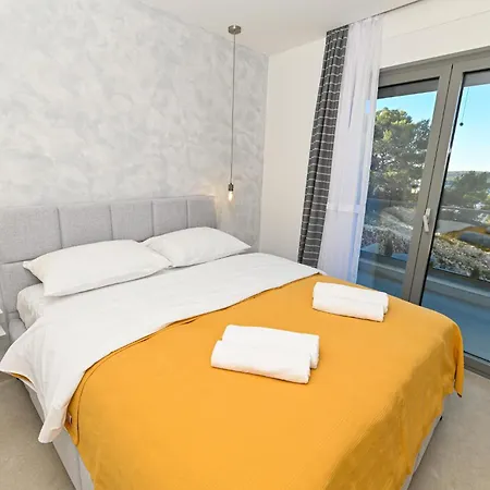Awesome In * Trogir