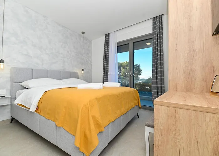 Beautiful In * Τρογκίρ