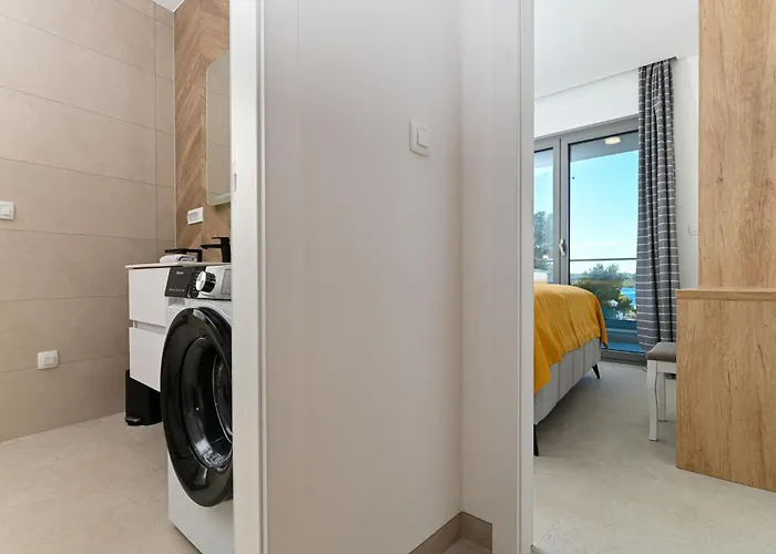 Beautiful In Τρογκίρ